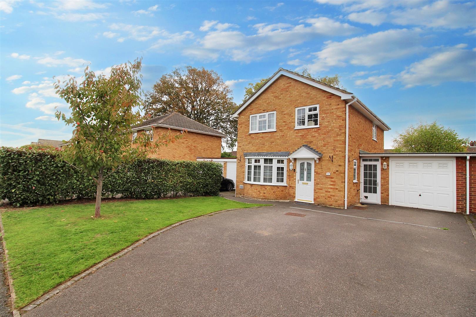 3 bed property in The Birchwoods, Reading